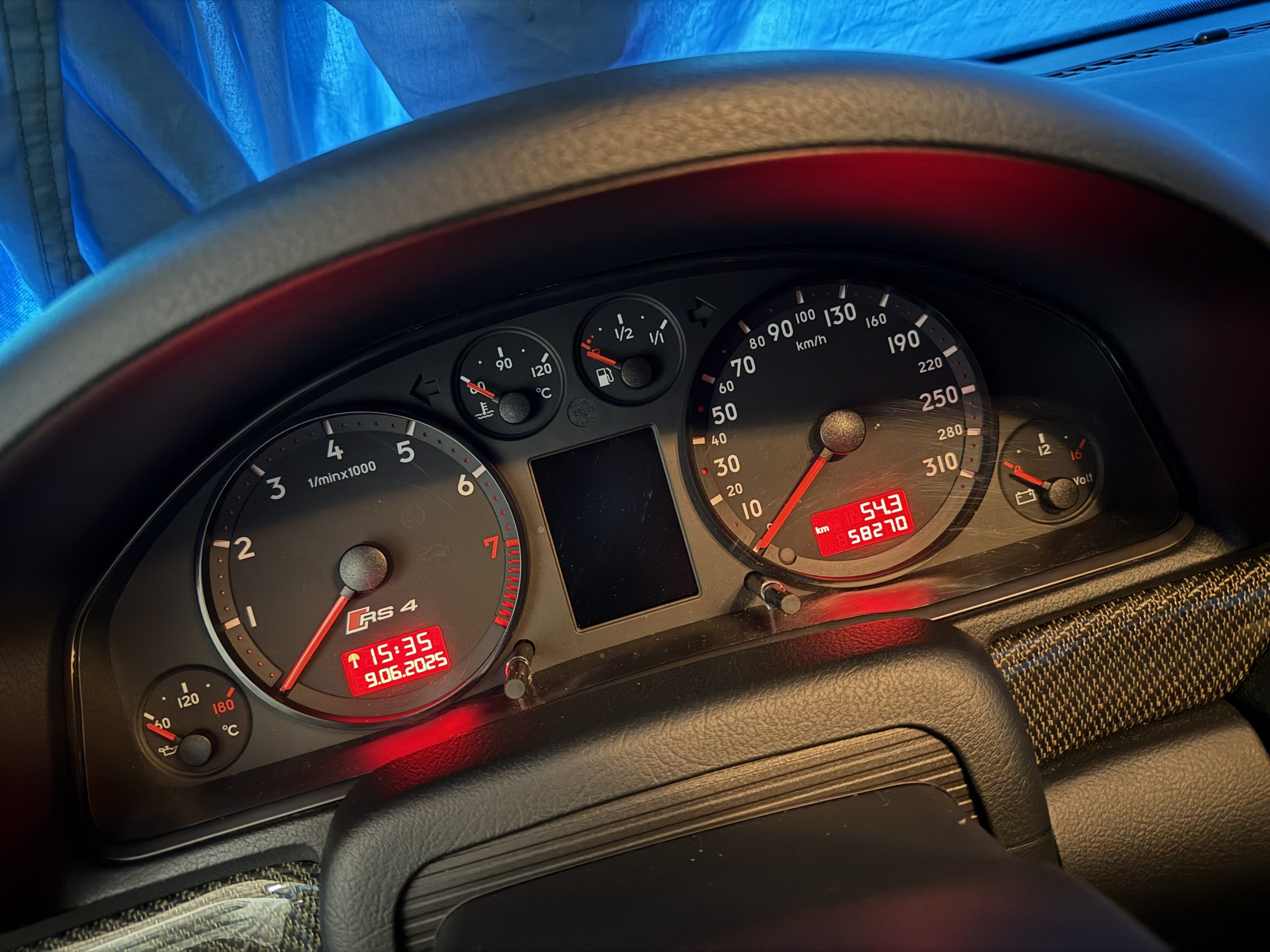 
								Audi RS 4 B5 Avant full									