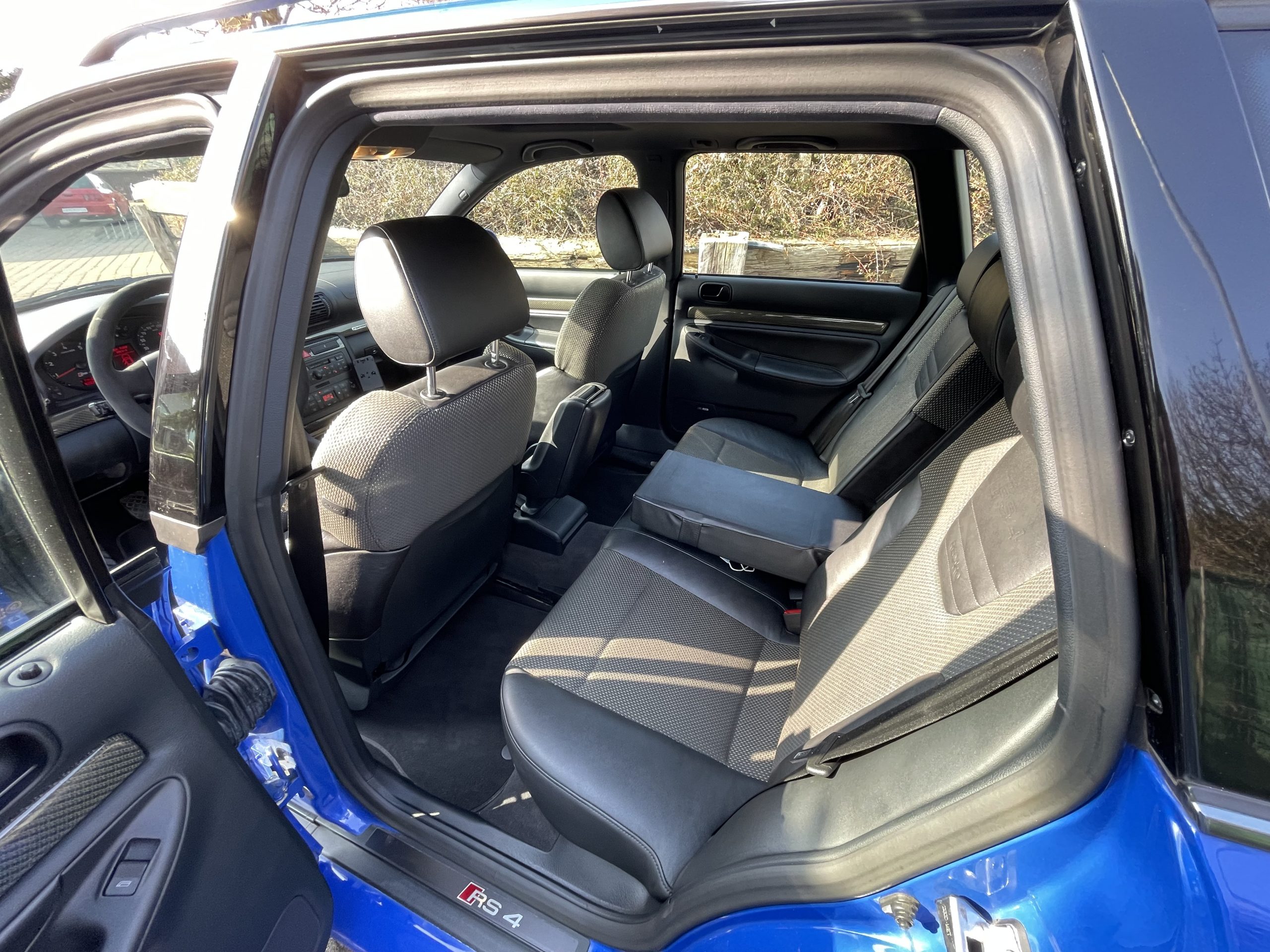 
								Audi RS 4 B5 Avant full									