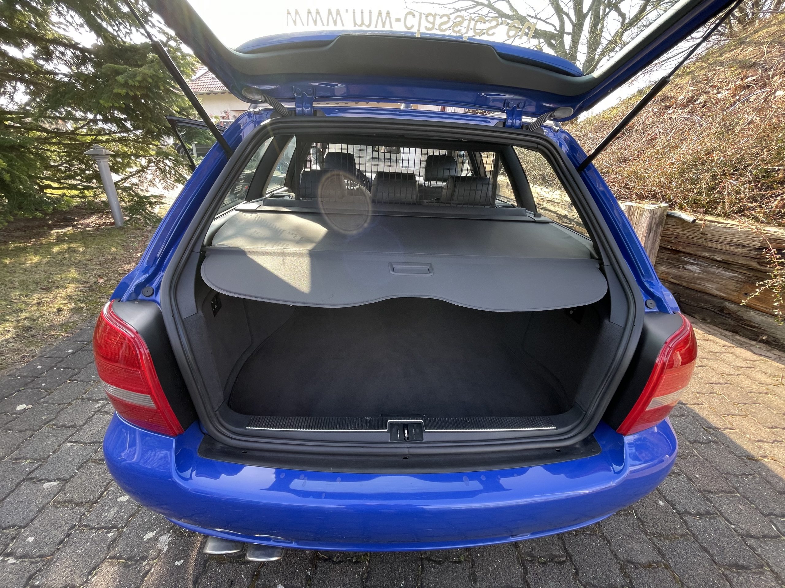 
								Audi RS 4 B5 Avant full									