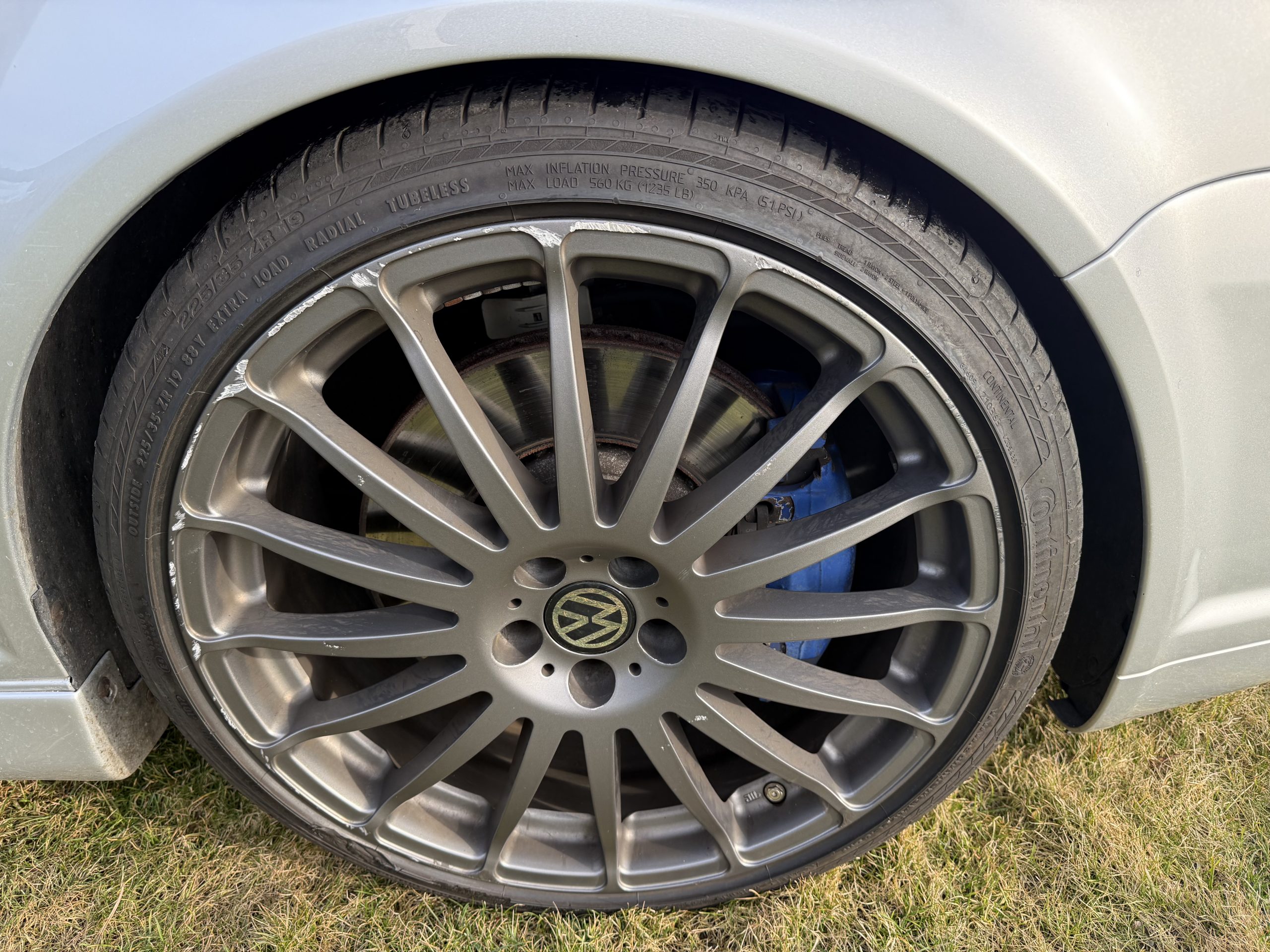 
								Golf R 32 full									