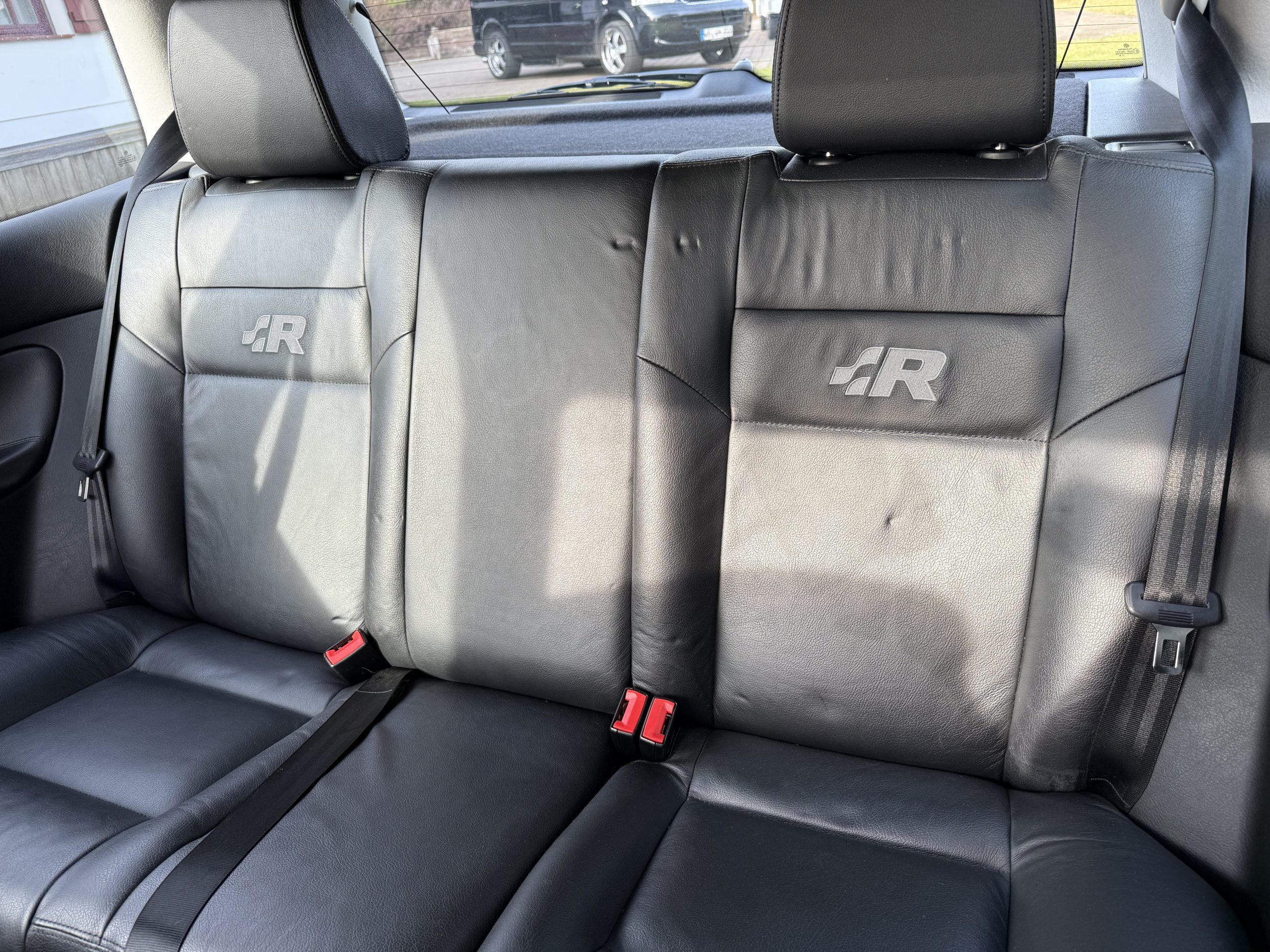 
								Golf R 32 full									