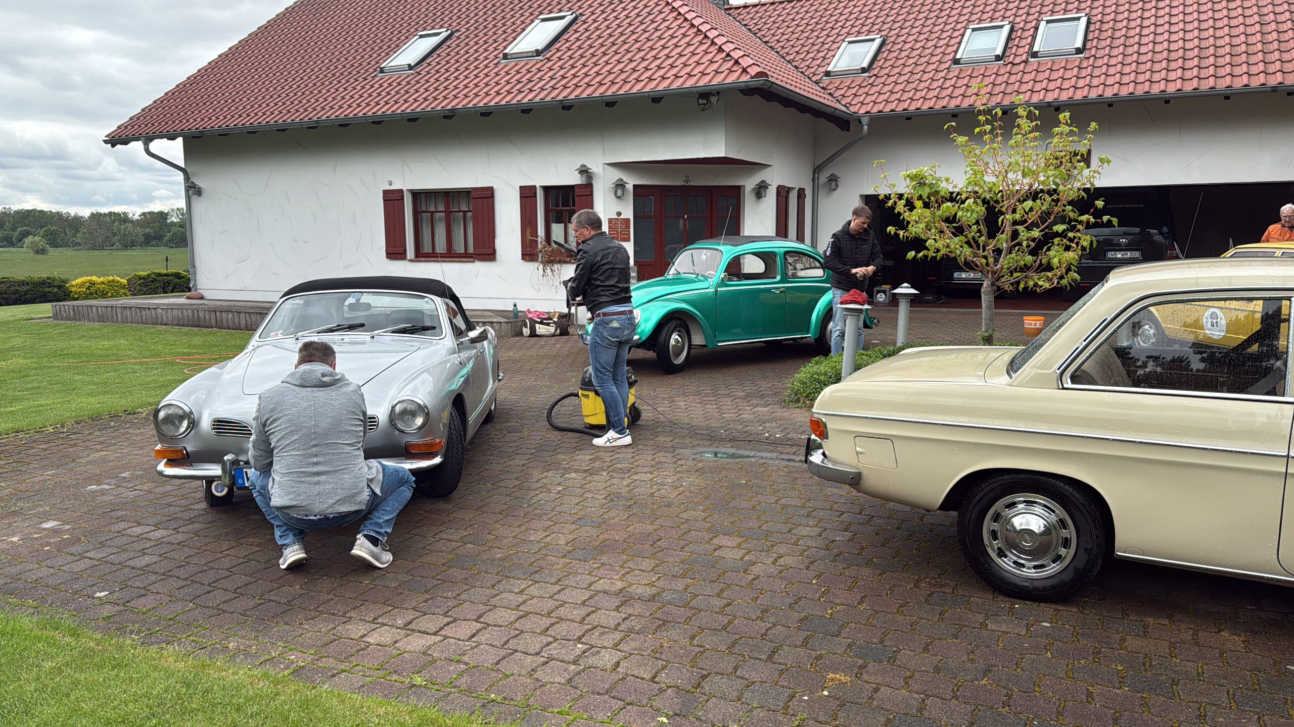 
								Karmann Ghia Cabrio full									