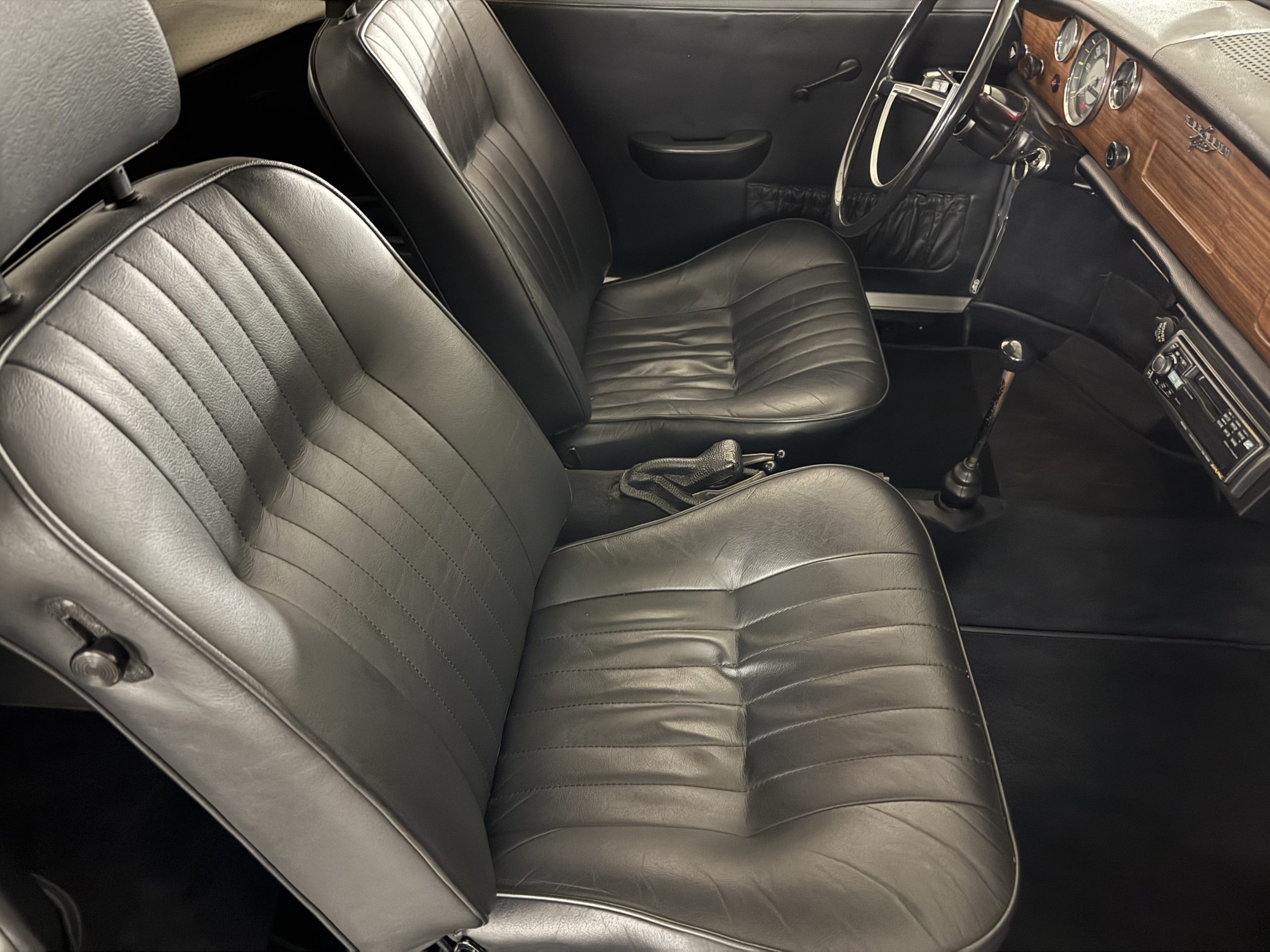 
								Karmann Ghia Cabrio full									