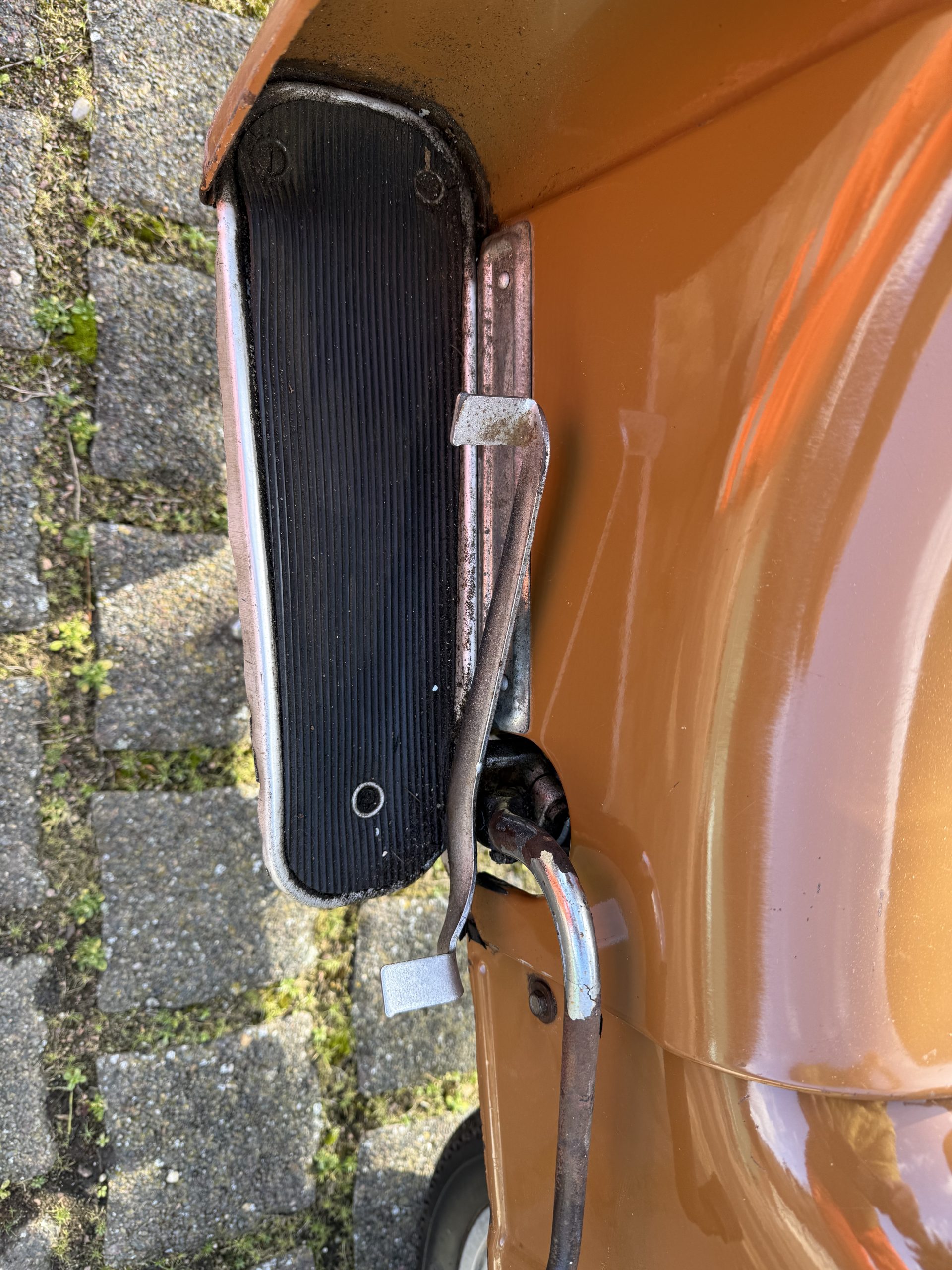 
								Schwalbe full									