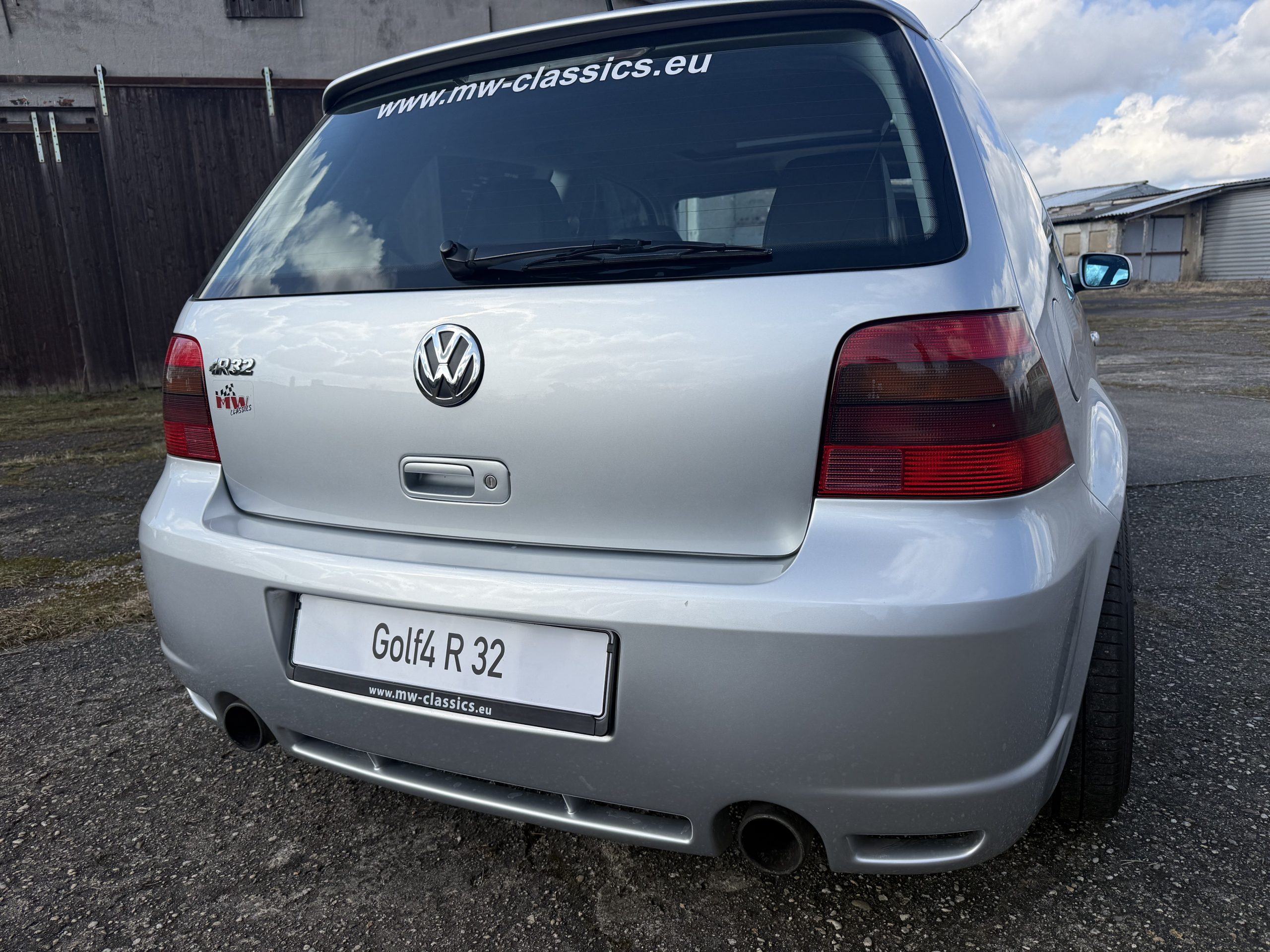 
								Golf R 32 full									