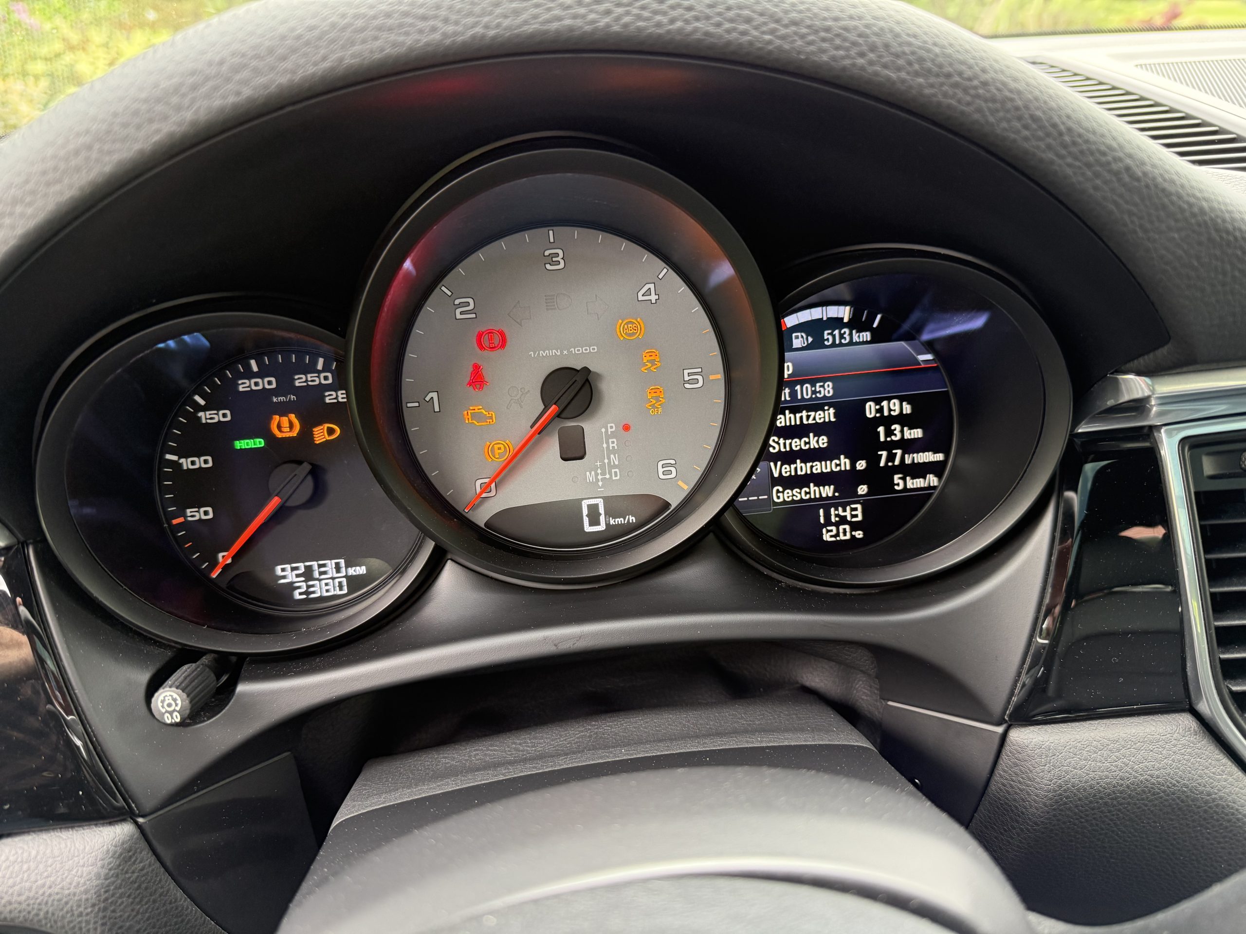 
								Porsche Macan S full									