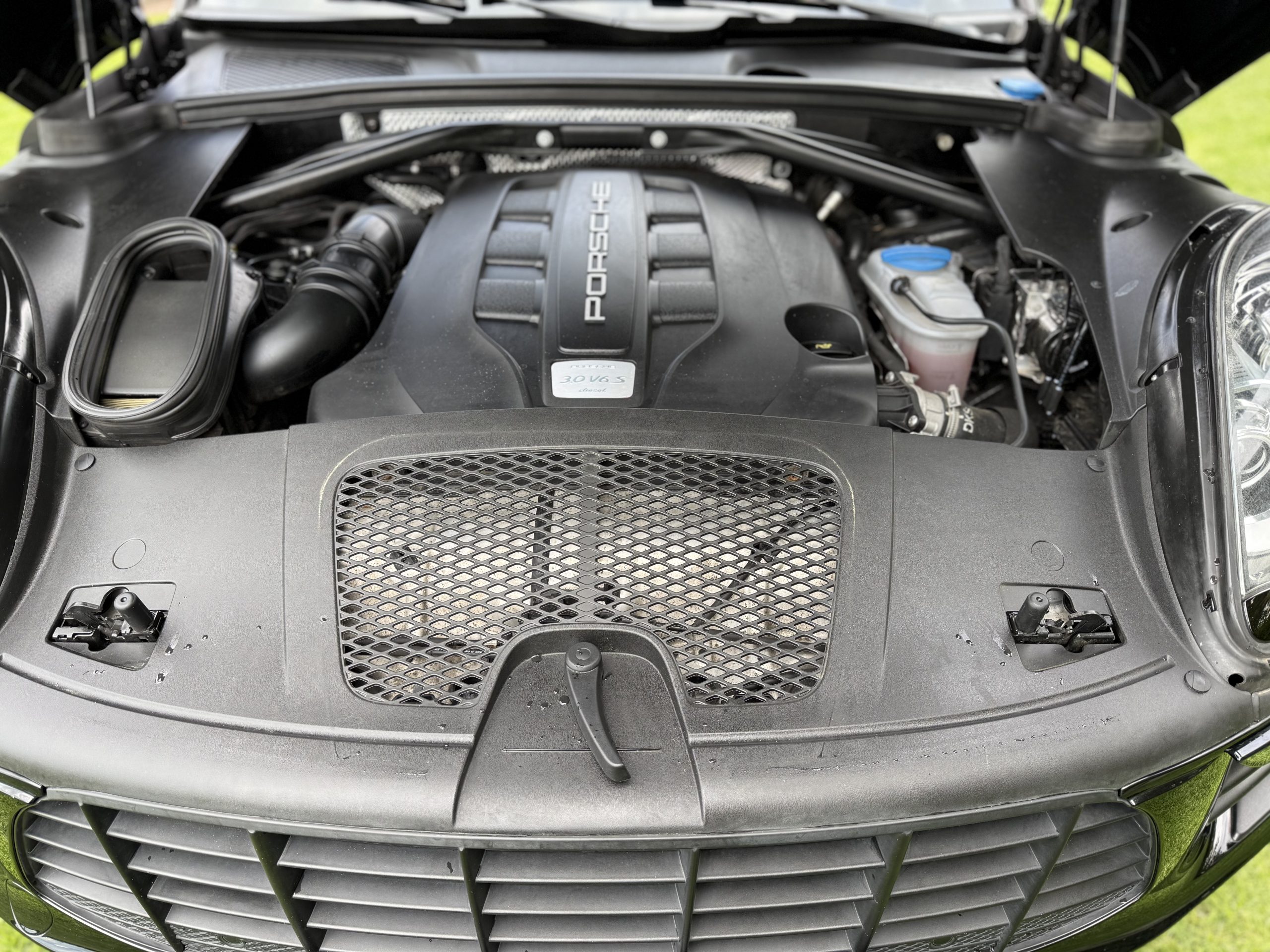 
								Porsche Macan S full									